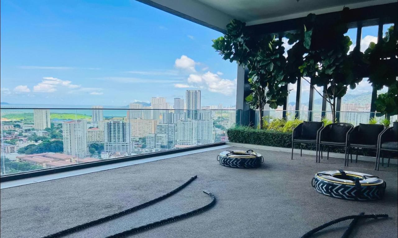Skypool With Seaview 8Pax Beacon Executive Suites - Georgetown City Centre - 3Km To Komtar エクステリア 写真