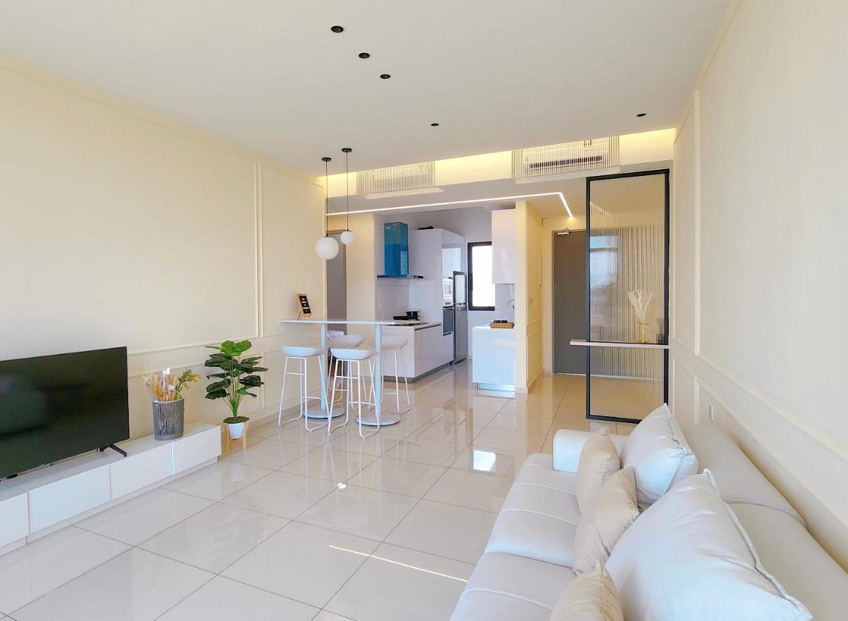 Skypool With Seaview 8Pax Beacon Executive Suites - Georgetown City Centre - 3Km To Komtar エクステリア 写真